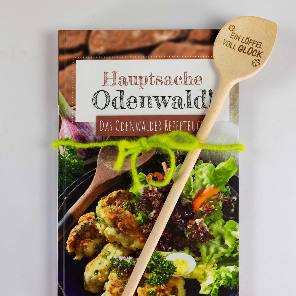 Odenwald-Kochbuch mit einem Löffel voll Glück