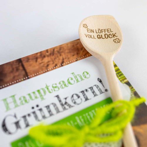 Grünkern-Kochbuch mit Kochlöffel